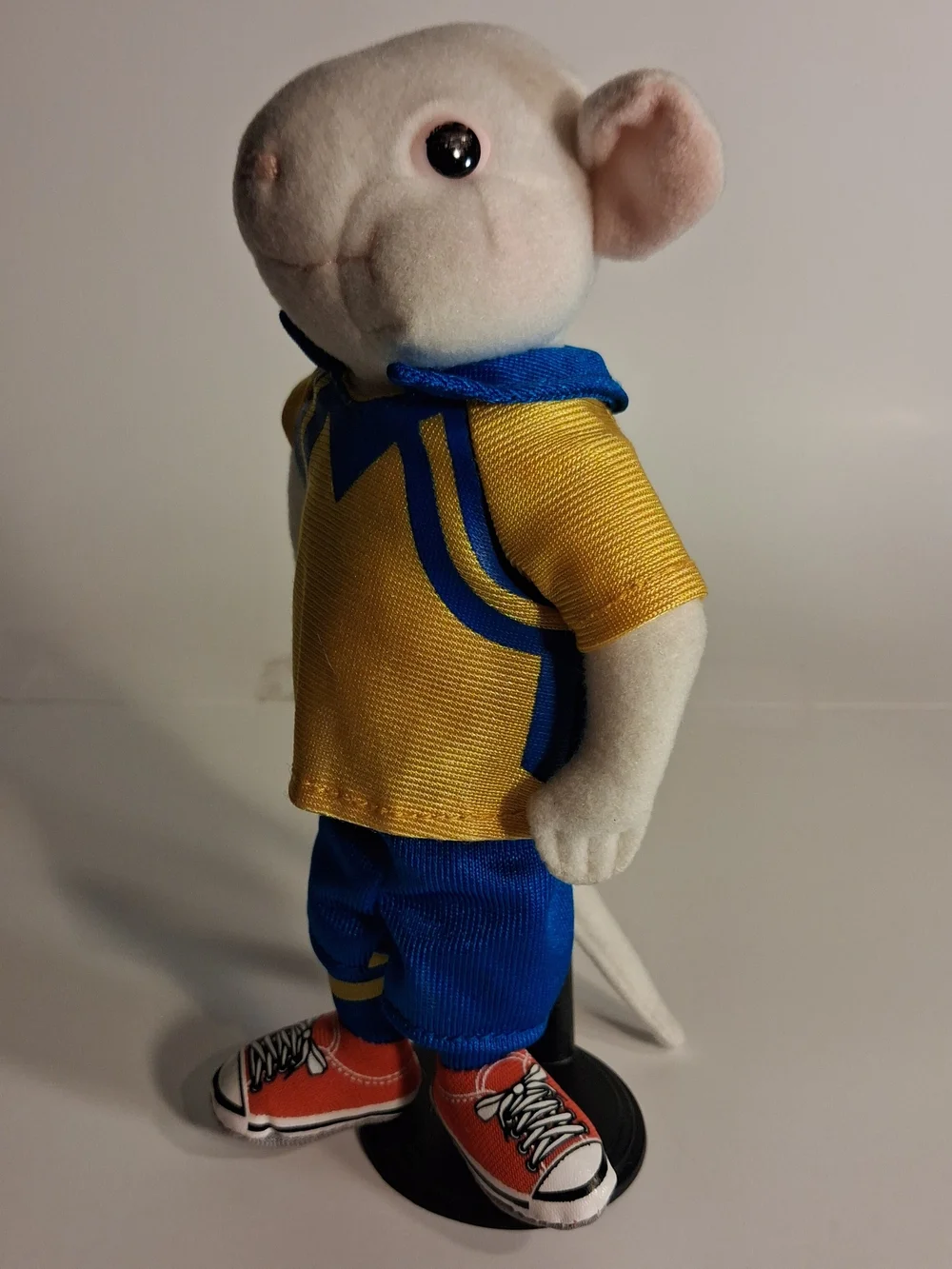 Stuart Little 2 Hasbro Plush Small Pet Figurine in Yellow and Blue Soccer Outfit